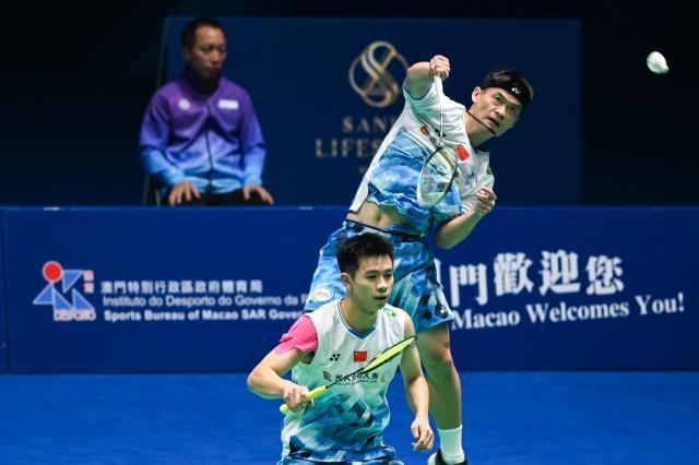 1727613858090016252.jpg (体育)(10)羽毛球——澳门公开赛:陈旭君_刘毅男双夺冠XxjpseC007376_20240929_PEPFN0A001.jpg